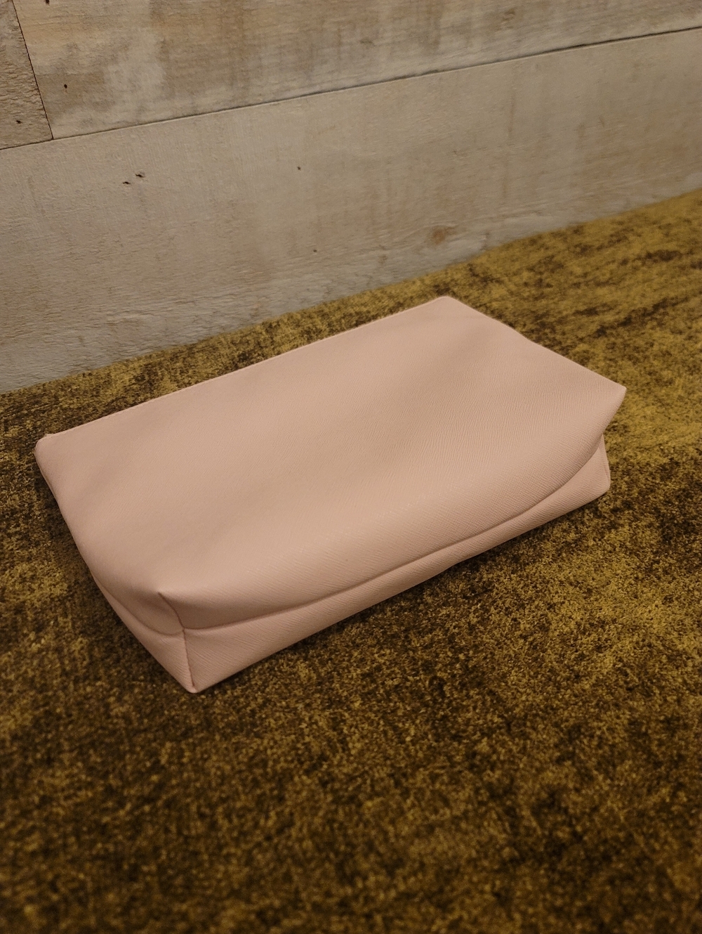 Guess Pink Makeup Bag - Picture 4 of 4